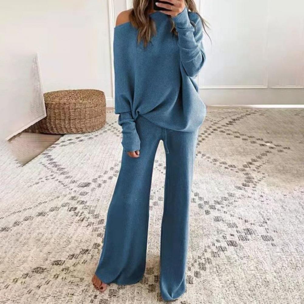 Zachte en comfortabele dames set met warme sweater en broek