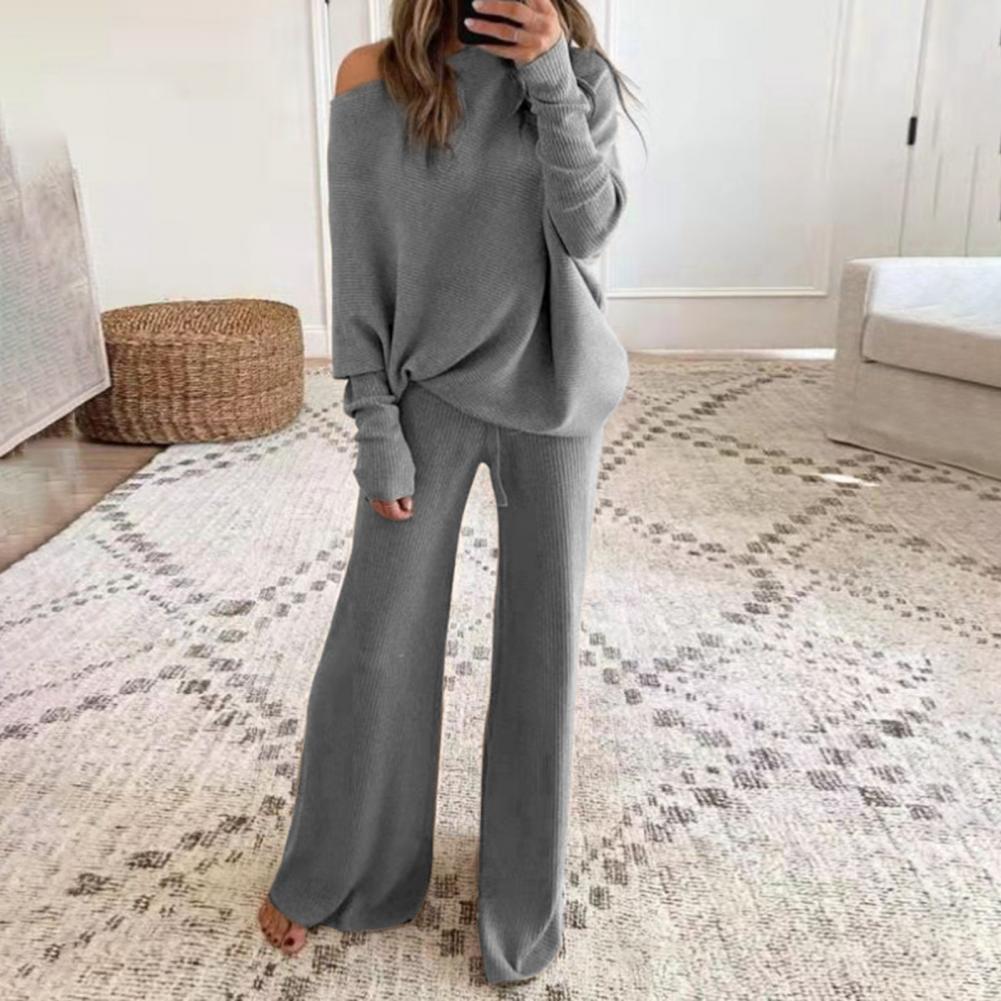 Zachte en comfortabele dames set met warme sweater en broek