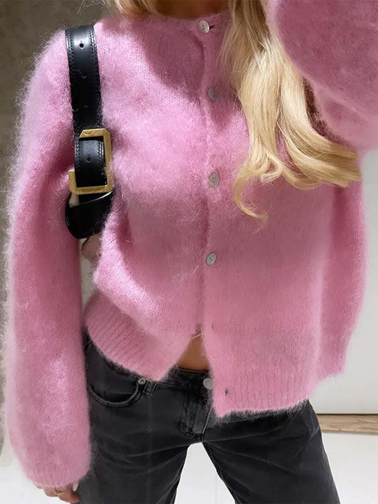 Lisetta | Fluffy Knit Cardigan met Parelknoop Detail