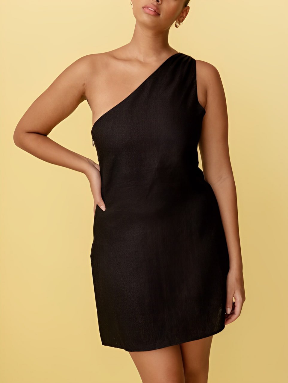 Amica | Elegante One-Shoulder Mini Jurk