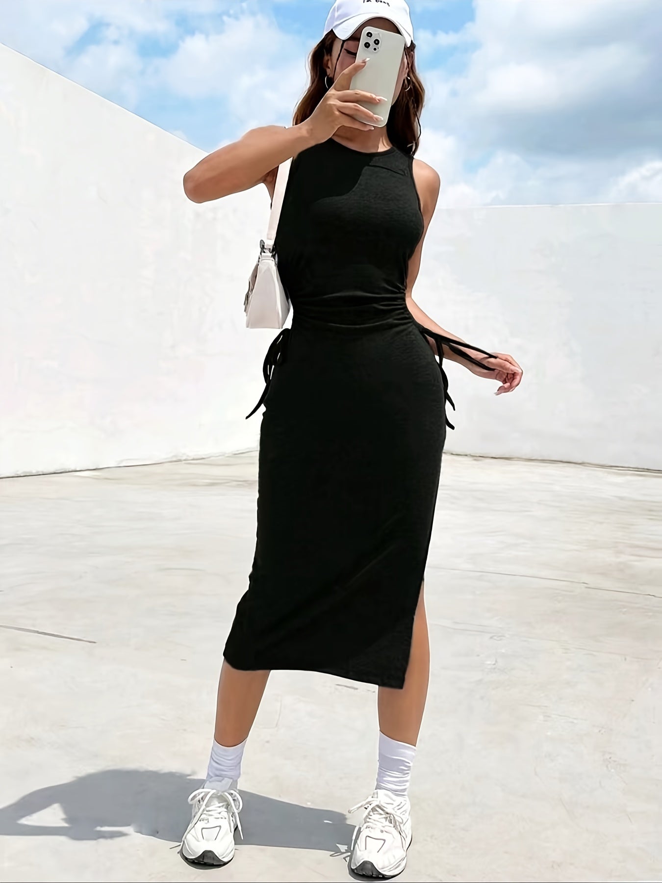 Fiana | Trendy Zwarte Midi Jurk Met Strikkoord