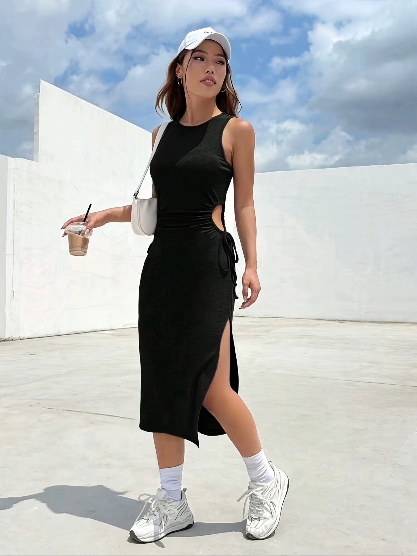 Fiana | Trendy Zwarte Midi Jurk Met Strikkoord