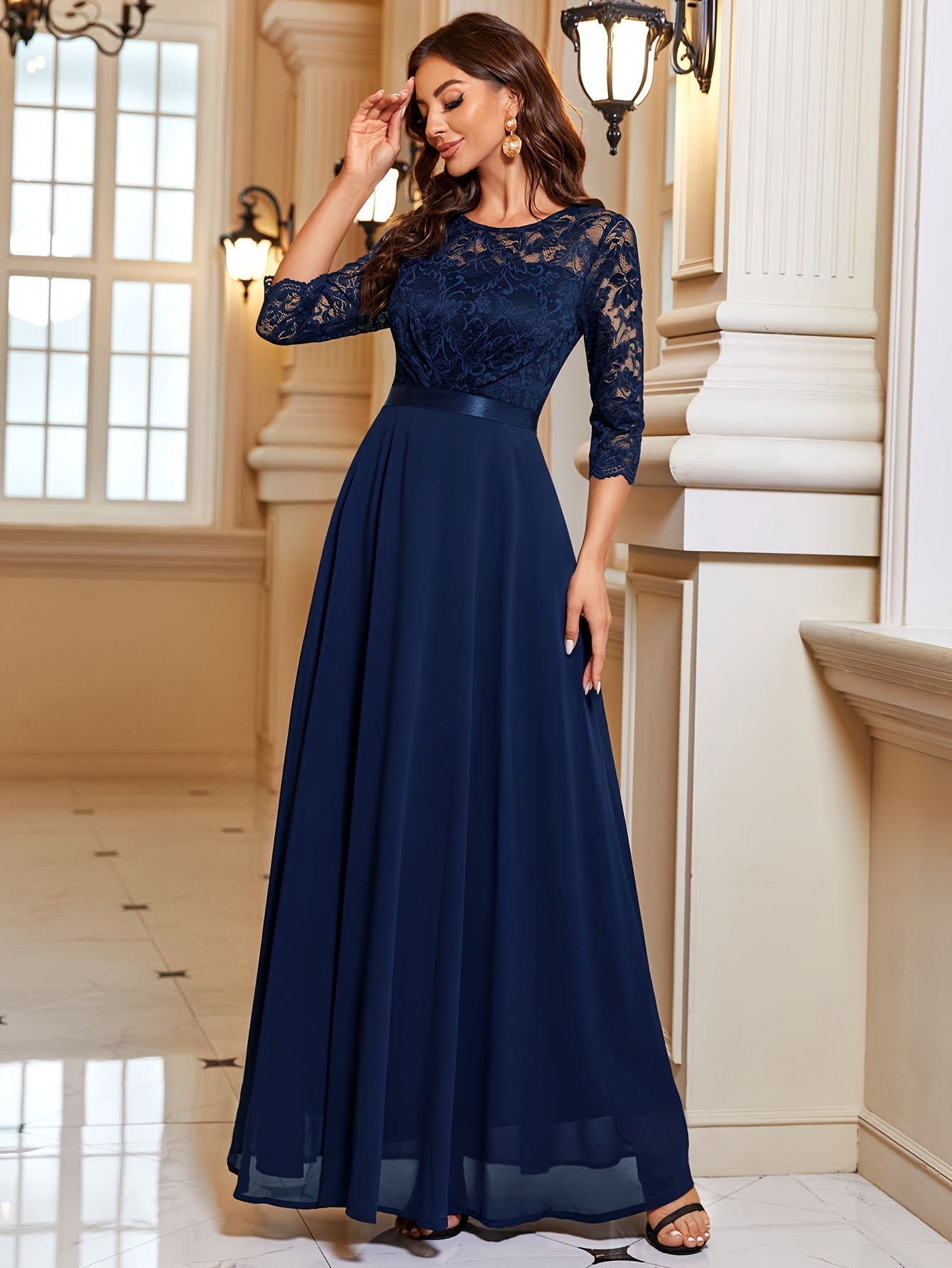 Jona | Elegante Maxi Jurk met Kantdetails