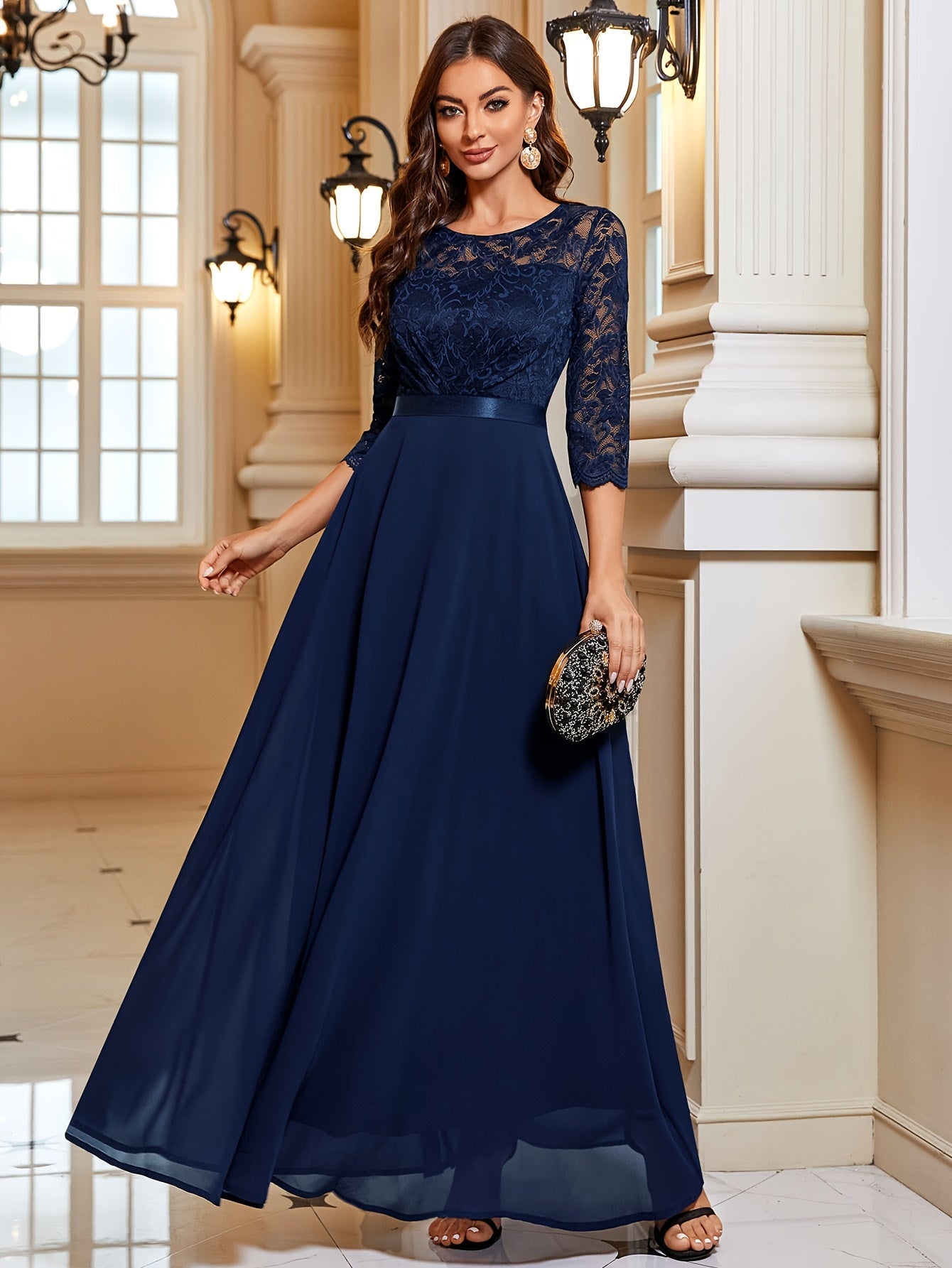 Jona | Elegante Maxi Jurk met Kantdetails