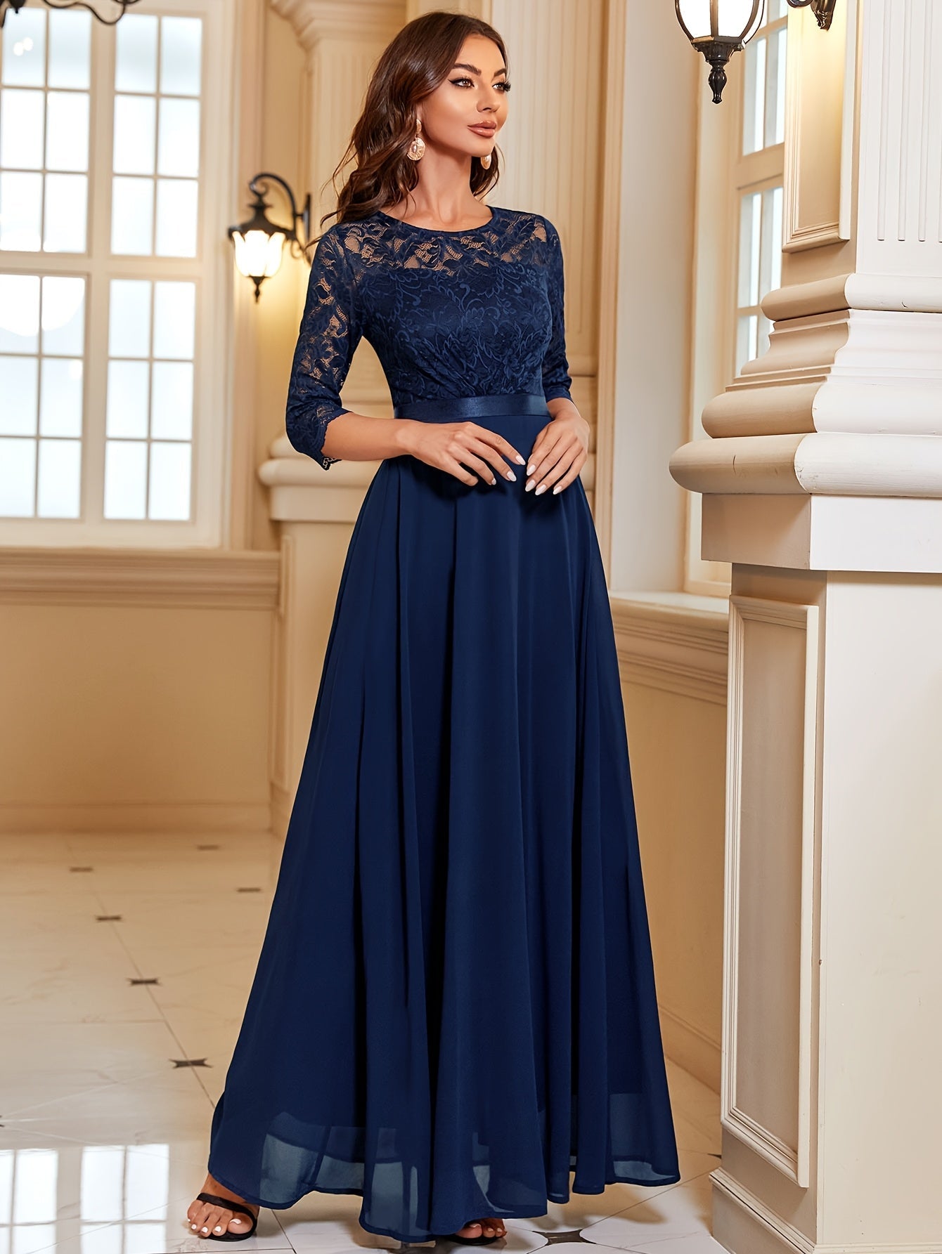 Jona | Elegante Maxi Jurk met Kantdetails