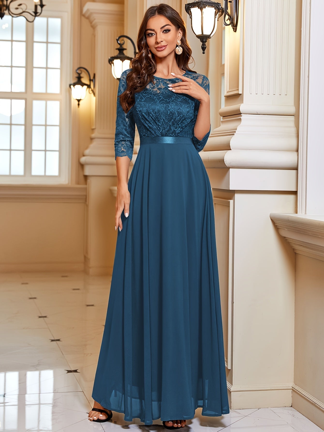 Jona | Elegante Maxi Jurk met Kantdetails