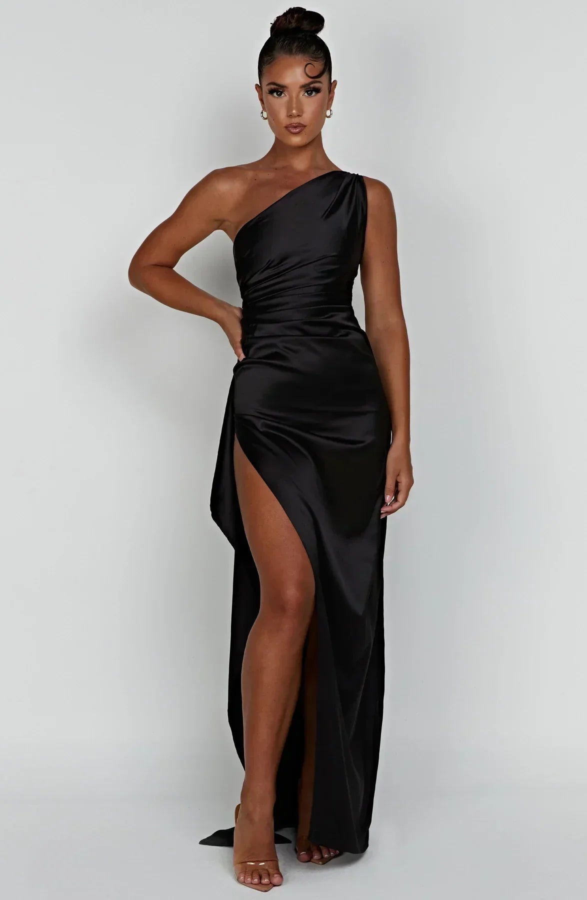 Jadey | Satijnen One-Shoulder Avondjurk met Hoge Split