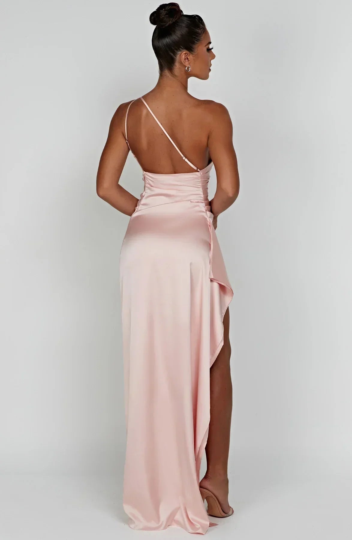Jadey | Satijnen One-Shoulder Avondjurk met Hoge Split