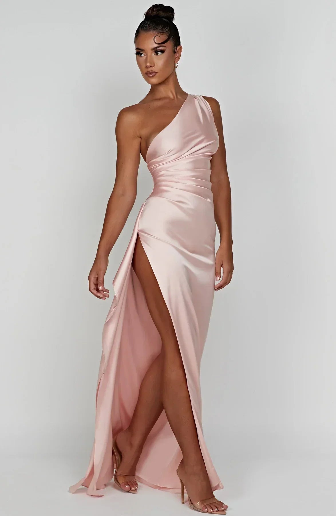 Jadey | Satijnen One-Shoulder Avondjurk met Hoge Split