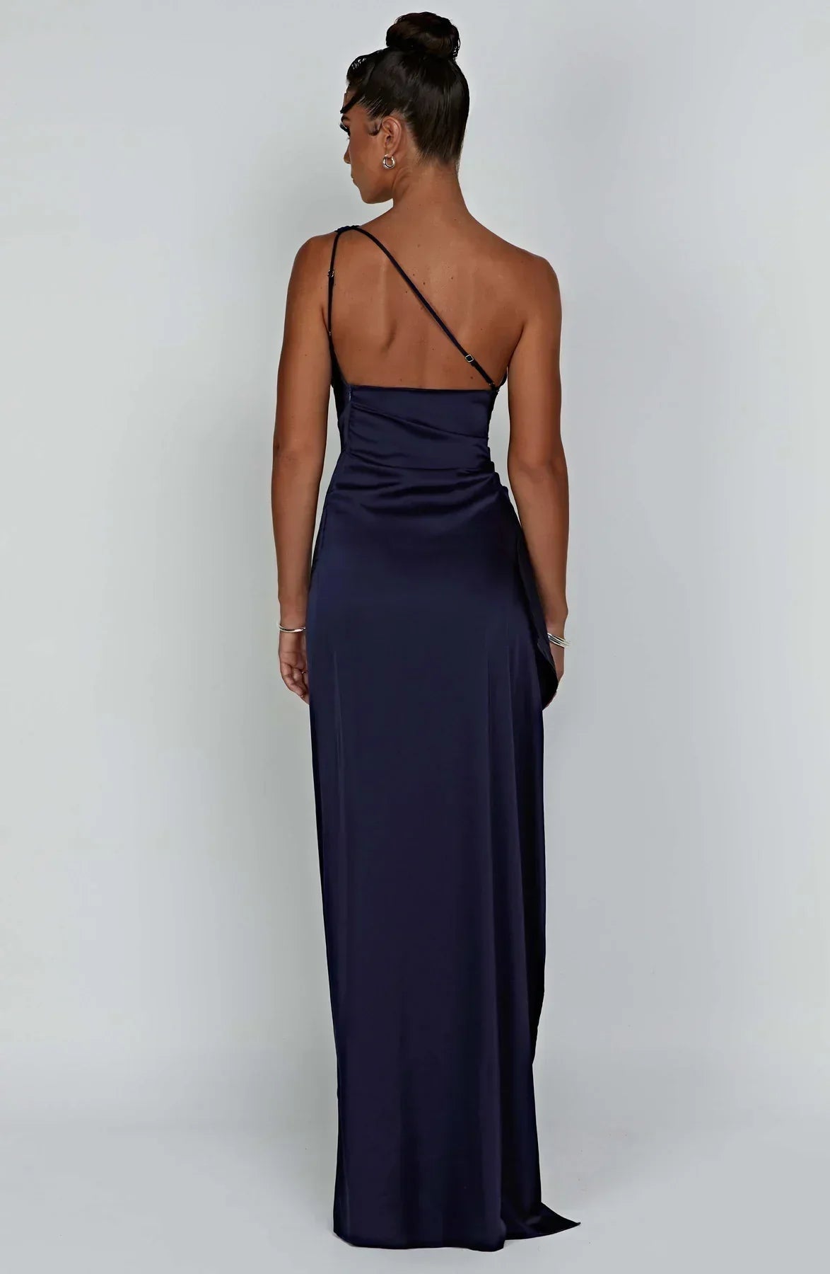 Jadey | Satijnen One-Shoulder Avondjurk met Hoge Split