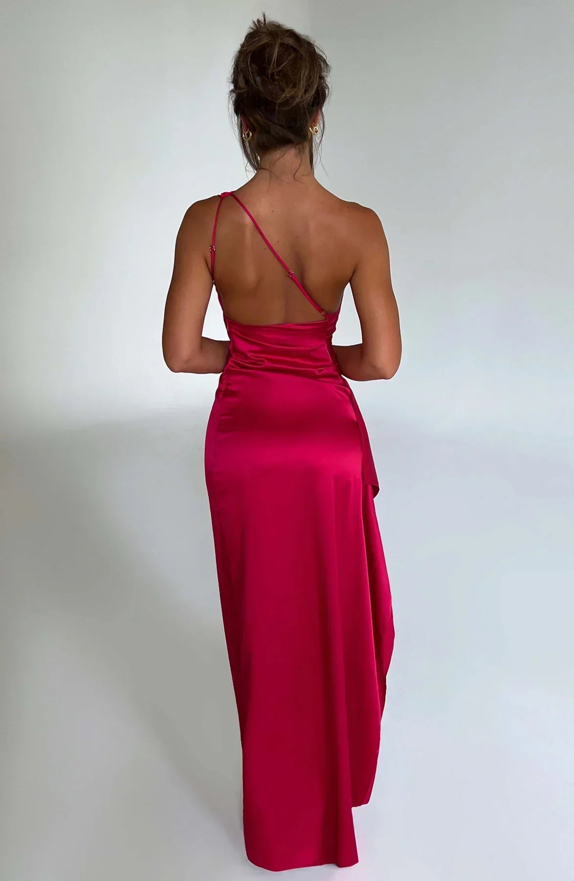 Jadey | Satijnen One-Shoulder Avondjurk met Hoge Split