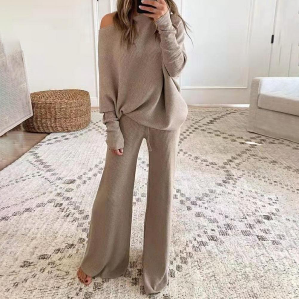 Zachte en comfortabele dames set met warme sweater en broek